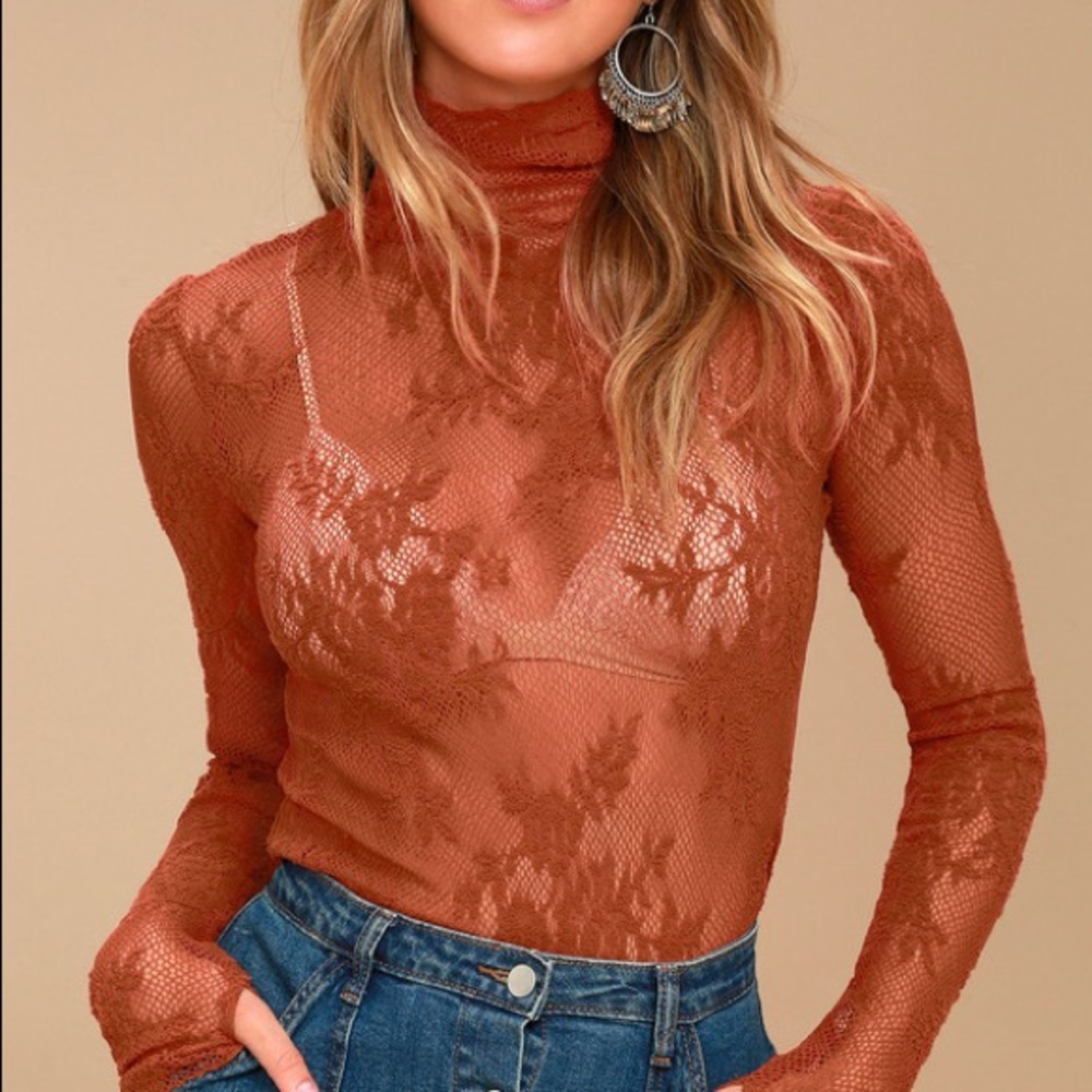 Free people lace top!